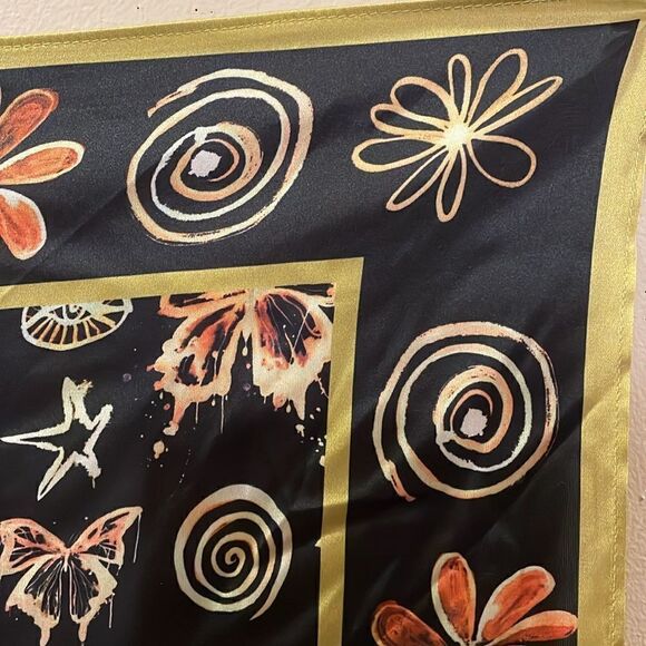 Handkerchief   - Picture 3 of 8